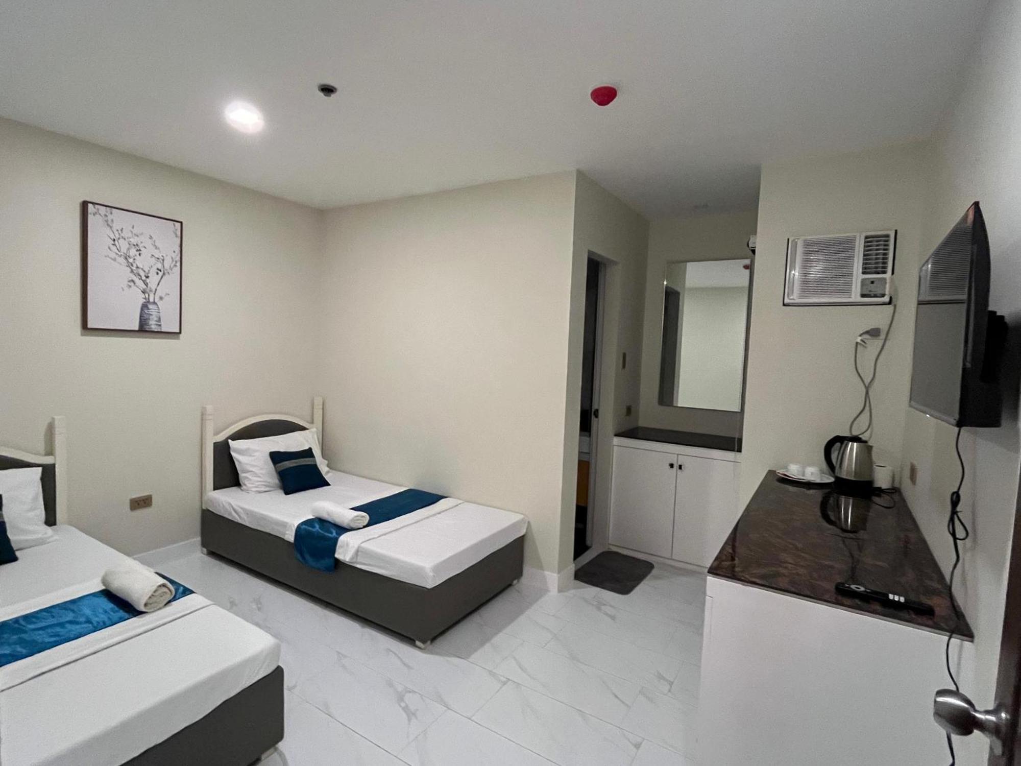 717 Residences Iloilo City Dış mekan fotoğraf
